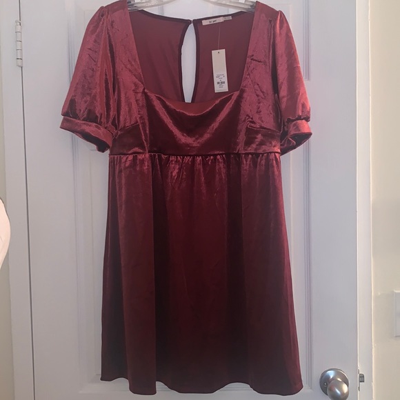NWT Velvet Baby Doll Dress - Picture 2 of 4